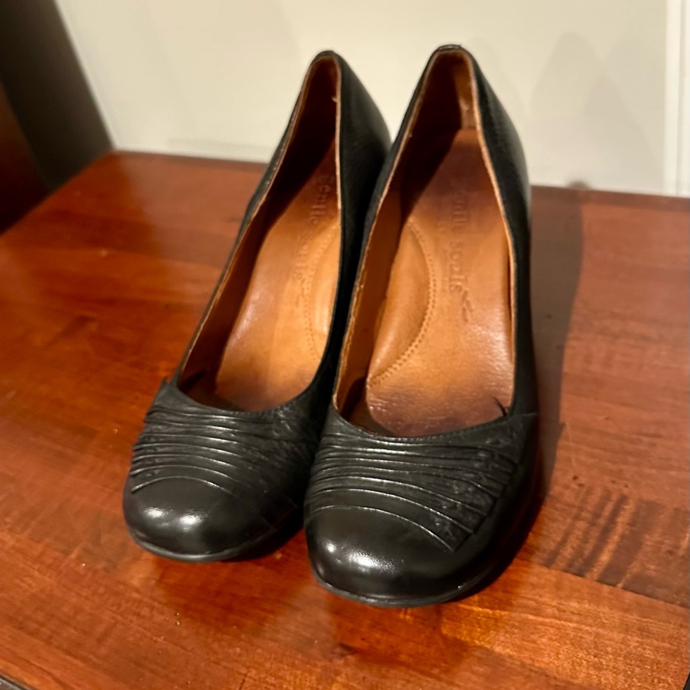 Gentle Souls O Joy Black Leather Women's Pumps-Sz 7.5M